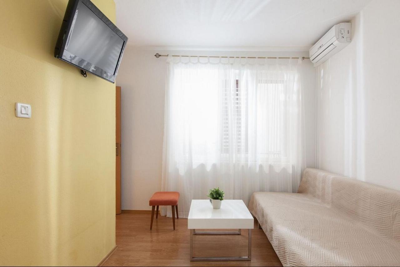 Apartments Agneza Tucepi Luaran gambar