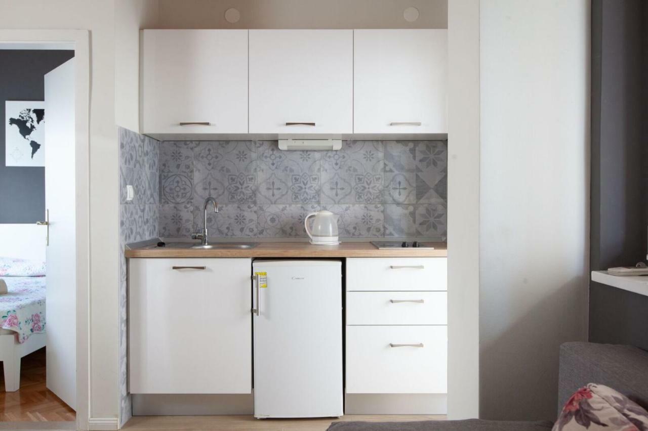 Apartments Agneza Tucepi Luaran gambar